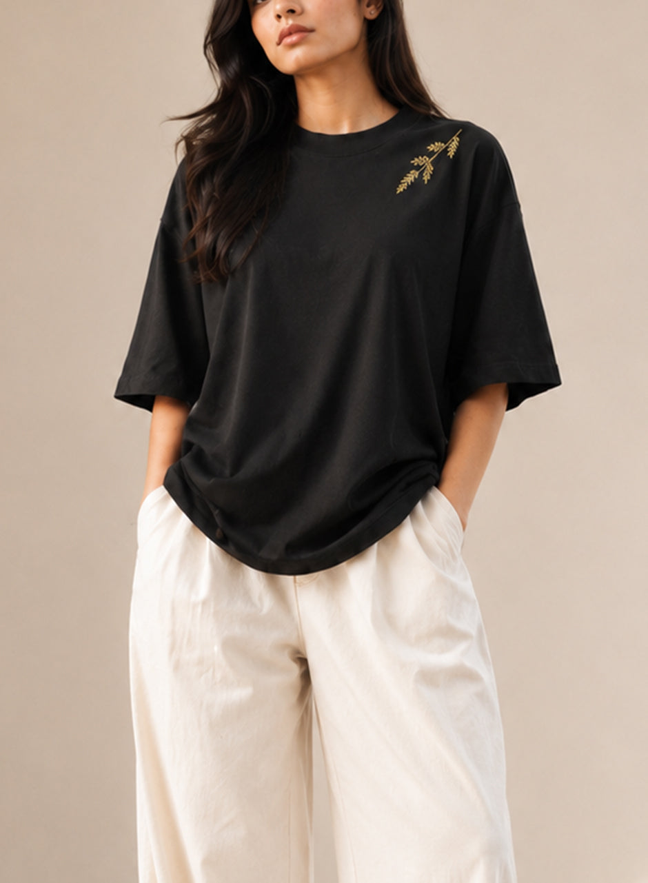 Relaxed Embroidered TEE Black